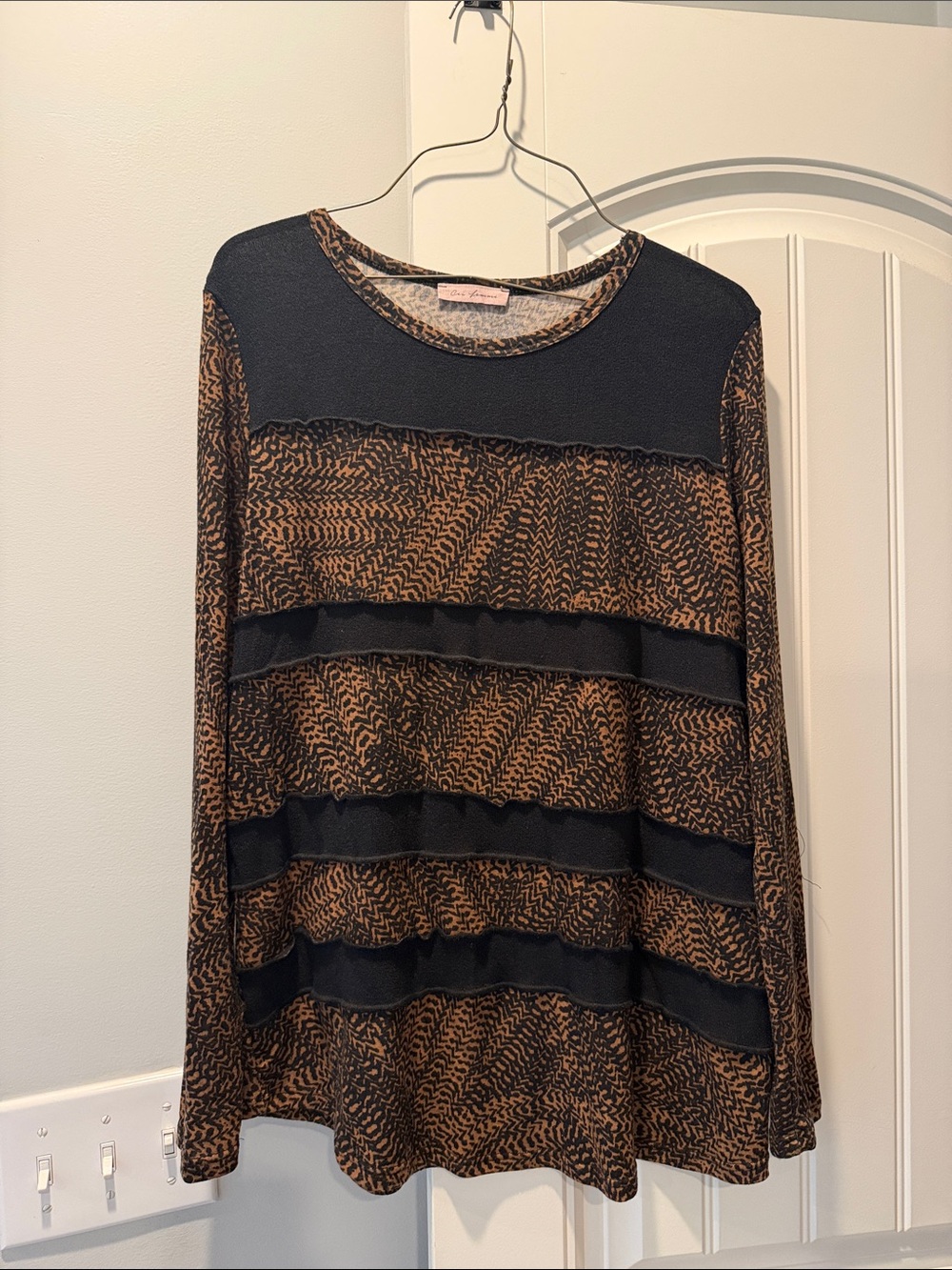 Ces Femme Black and Brown Patterned Long-Sleeve Blouse